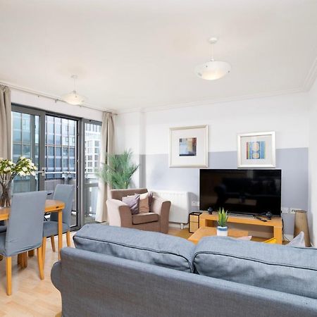 ロンドンCosy Flat Right Opp Tube Stationアパートメント エクステリア 写真
