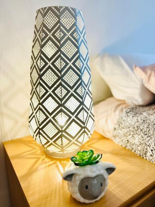 ロンドンCosy Flat Right Opp Tube Stationアパートメント エクステリア 写真