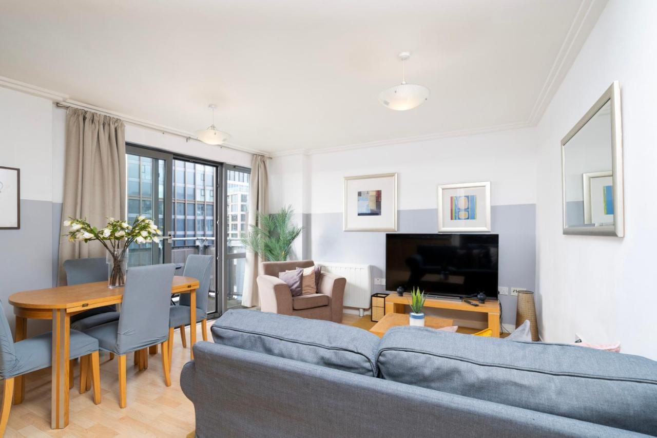 ロンドンCosy Flat Right Opp Tube Stationアパートメント エクステリア 写真
